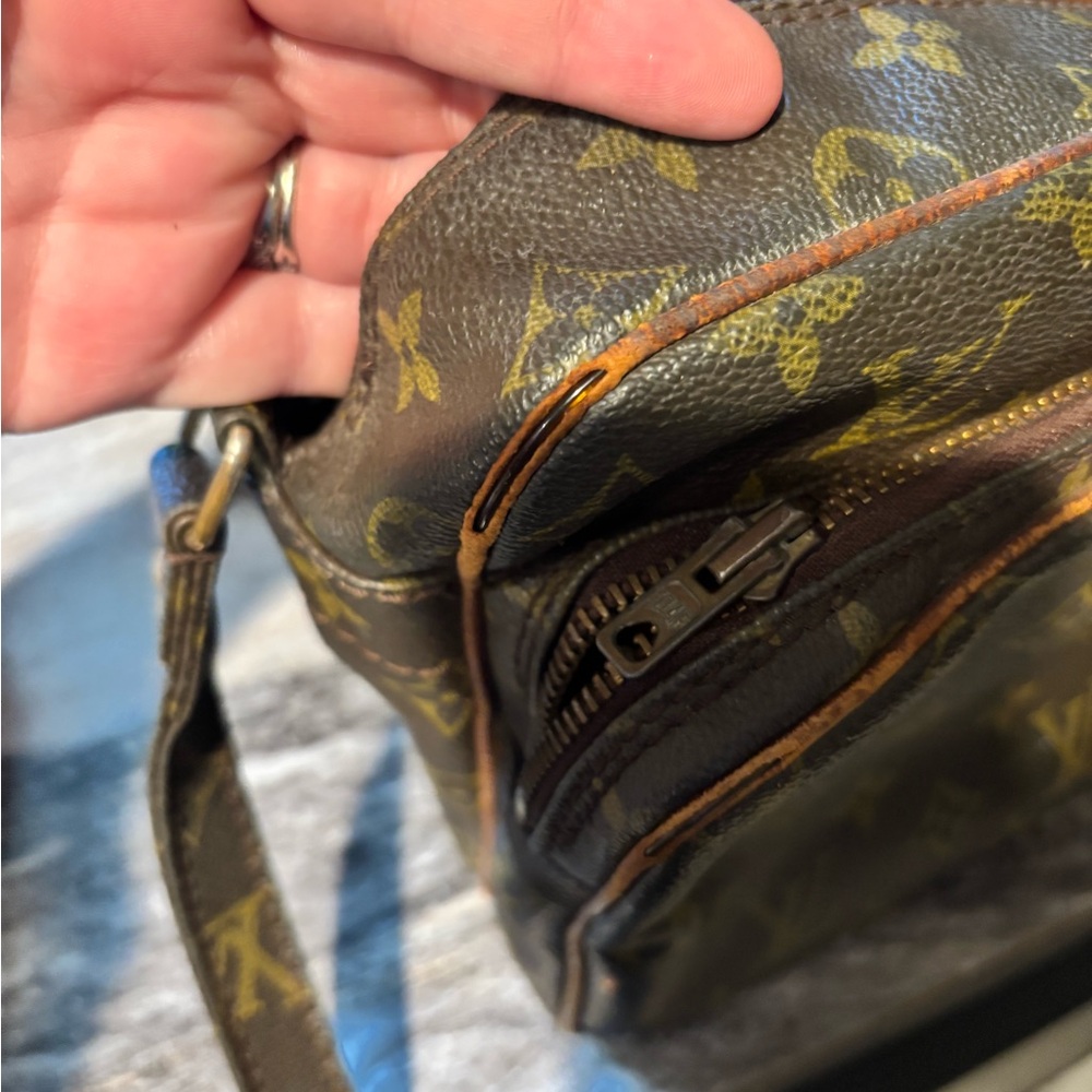 Louis Vuitton Monogram Canvas Bag with Brown Interior - Picture 5 of 11